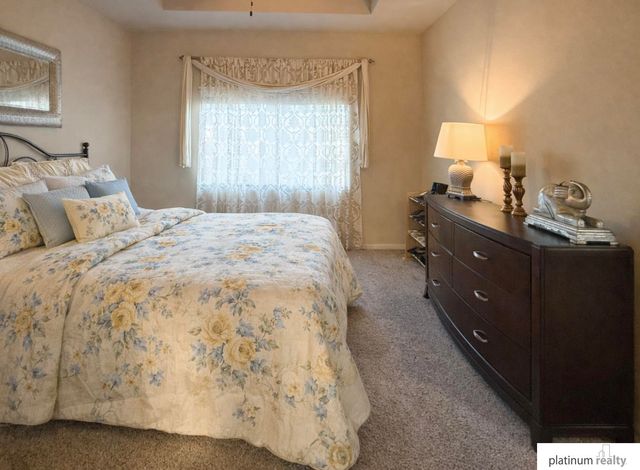 8813 S 69 Circle, Papillion, NE 68133