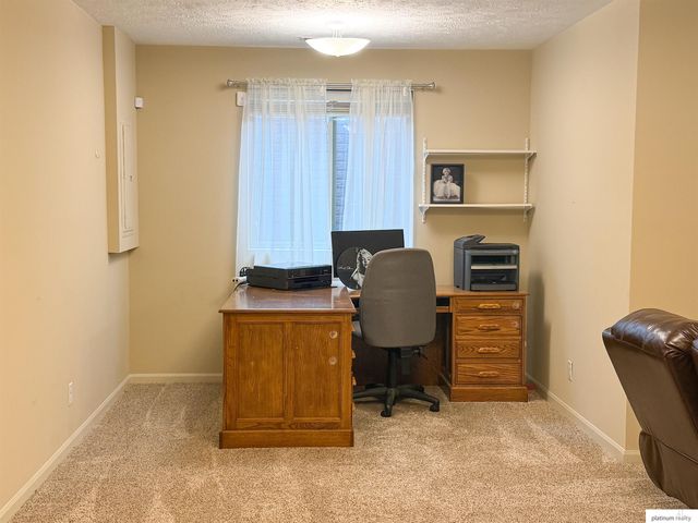 8813 S 69 Circle, Papillion, NE 68133