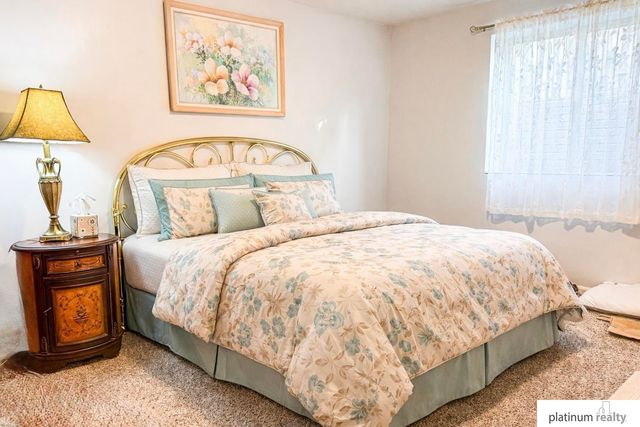 8813 S 69 Circle, Papillion, NE 68133