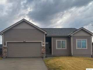 8813 S 69 Circle, Papillion, NE 68133