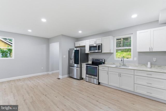 6039 GWYNN OAK, Gwynn Oak, MD 21207