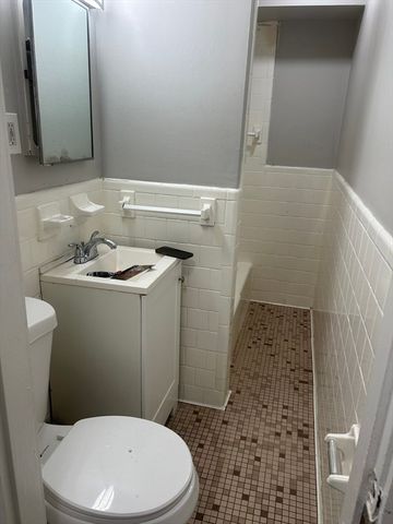 1 Heard 1, Chelsea, MA 02150