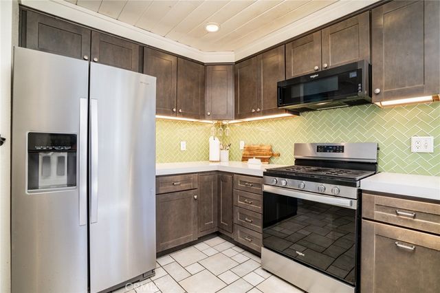 20161 Port Greenwich Lane, Huntington Beach, CA 92646