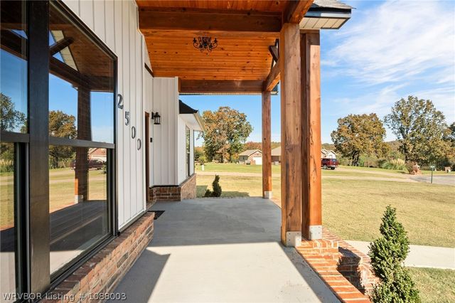 2500 River Vista Drive, Alma, AR 72921