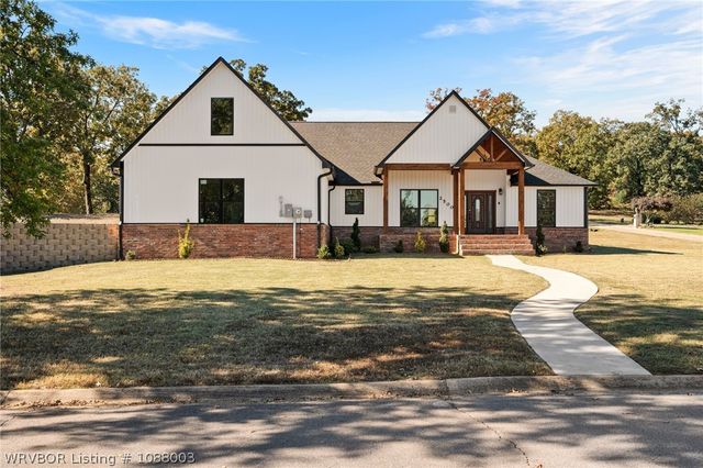 2500 River Vista Drive, Alma, AR 72921