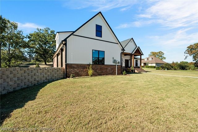 2500 River Vista Drive, Alma, AR 72921