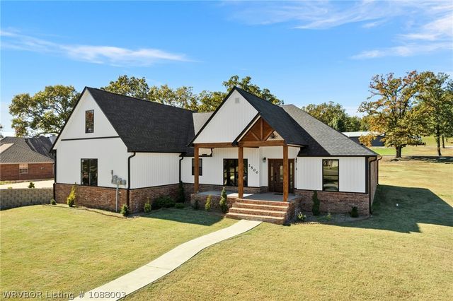 2500 River Vista Drive, Alma, AR 72921