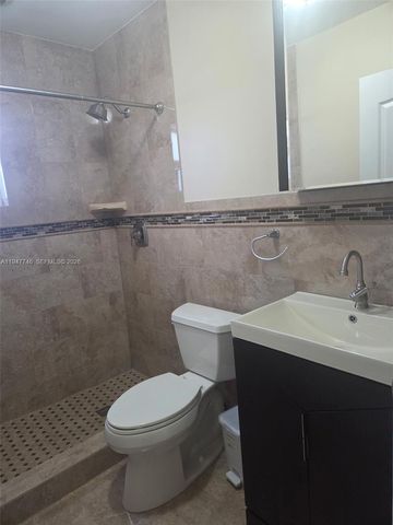 2749 W 73rd Pl, Hialeah, FL 33016