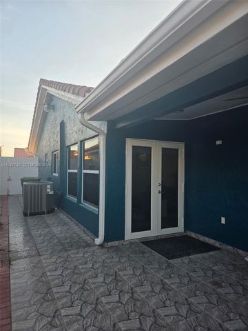 2749 W 73rd Pl, Hialeah, FL 33016