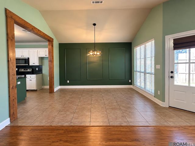 2688 OLD TOWNE RD, Zachary, LA 70791