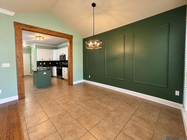 2688 OLD TOWNE RD, Zachary, LA 70791