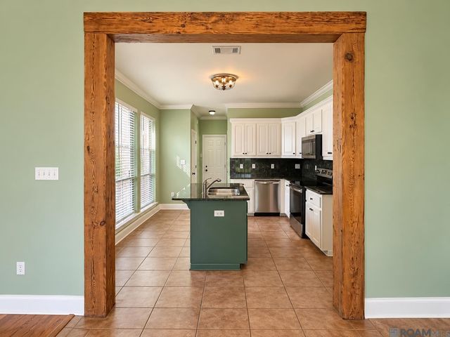 2688 OLD TOWNE RD, Zachary, LA 70791