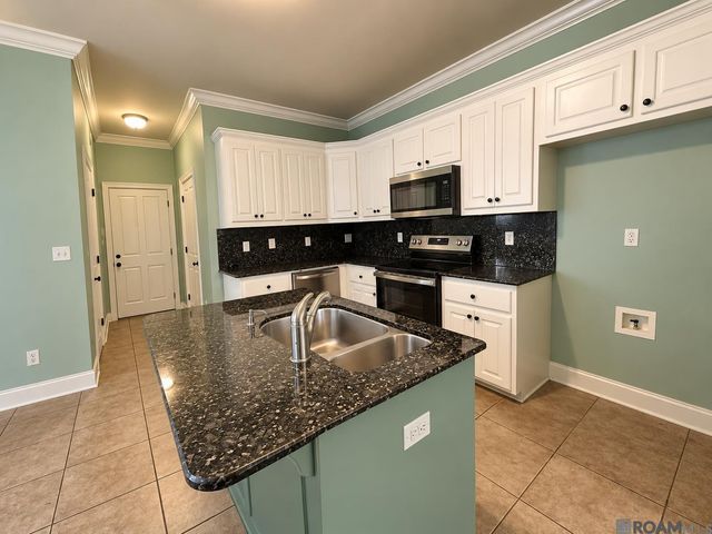 2688 OLD TOWNE RD, Zachary, LA 70791