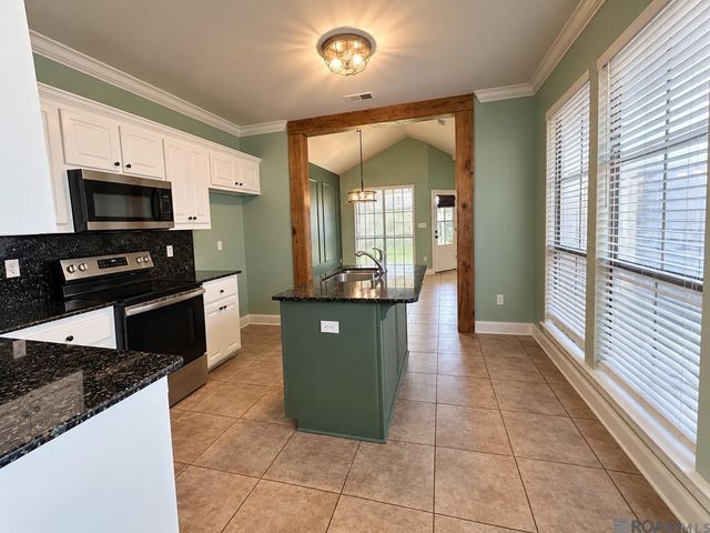 2688 OLD TOWNE RD, Zachary, LA 70791