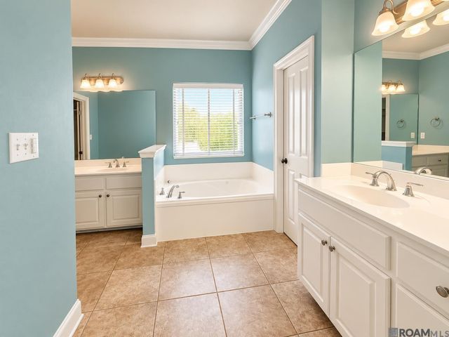2688 OLD TOWNE RD, Zachary, LA 70791