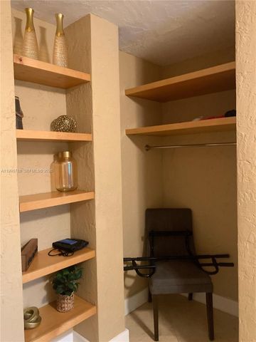 329 W 28th St, Miami Beach, FL 33140