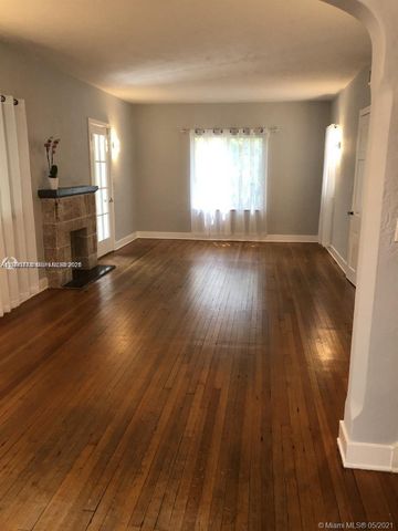 329 W 28th St, Miami Beach, FL 33140