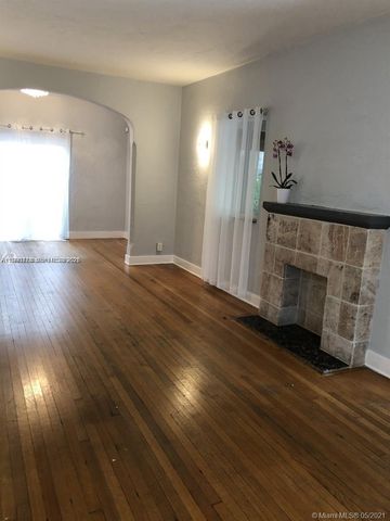 329 W 28th St, Miami Beach, FL 33140