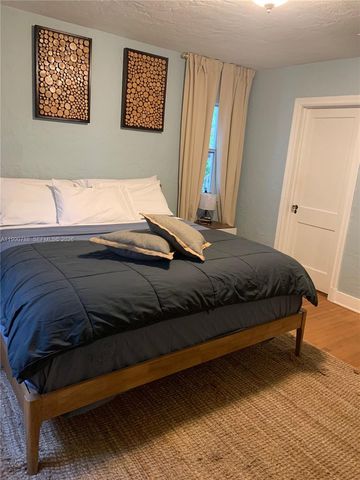 329 W 28th St, Miami Beach, FL 33140