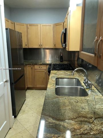 329 W 28th St, Miami Beach, FL 33140