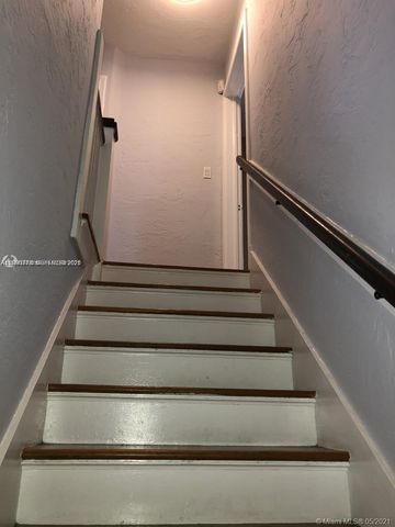 329 W 28th St, Miami Beach, FL 33140