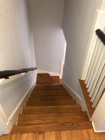 329 W 28th St, Miami Beach, FL 33140