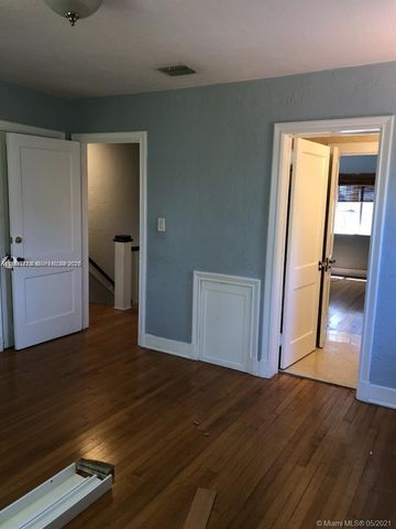 329 W 28th St, Miami Beach, FL 33140