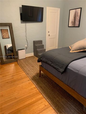 329 W 28th St, Miami Beach, FL 33140