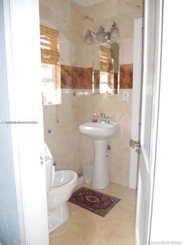 329 W 28th St, Miami Beach, FL 33140