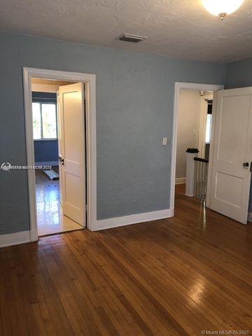 329 W 28th St, Miami Beach, FL 33140