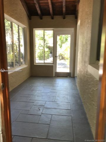 329 W 28th St, Miami Beach, FL 33140