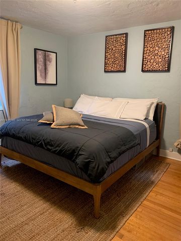 329 W 28th St, Miami Beach, FL 33140