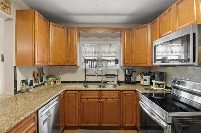207 S PERRY AVENUE, Fort Meade, FL 33841