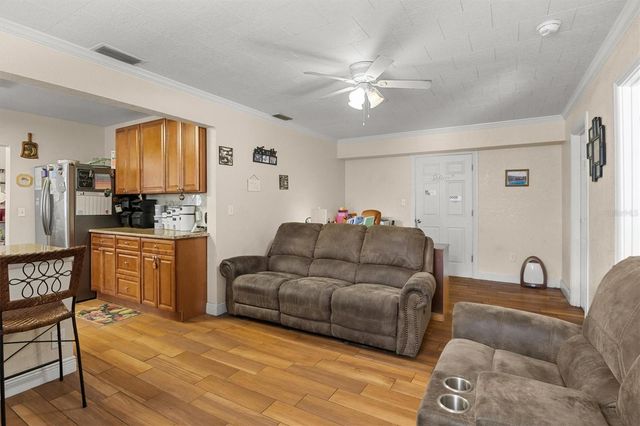 207 S PERRY AVENUE, Fort Meade, FL 33841