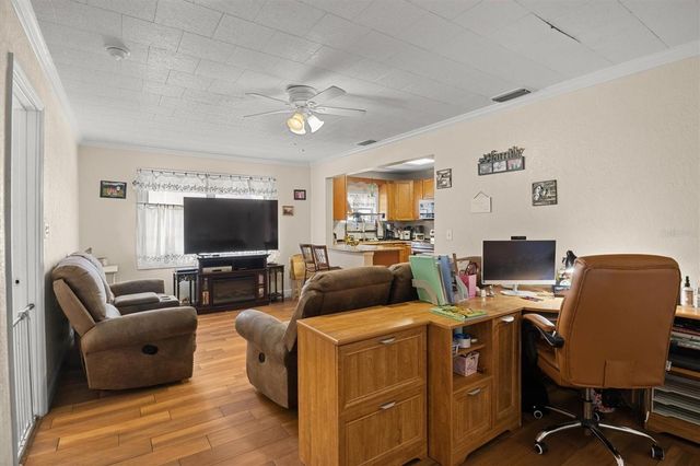 207 S PERRY AVENUE, Fort Meade, FL 33841