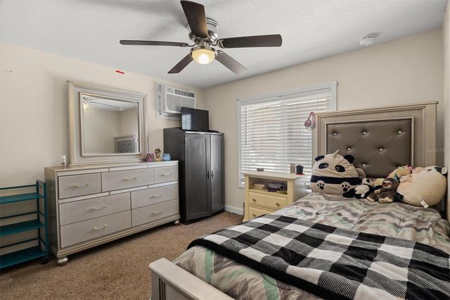 207 S PERRY AVENUE, Fort Meade, FL 33841