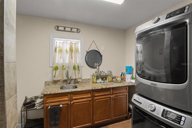 207 S PERRY AVENUE, Fort Meade, FL 33841