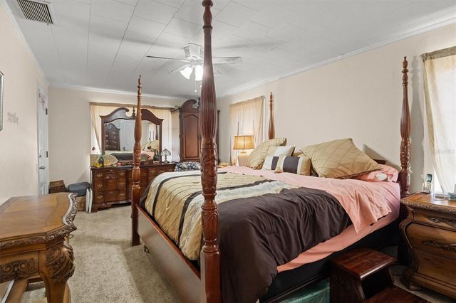 207 S PERRY AVENUE, Fort Meade, FL 33841
