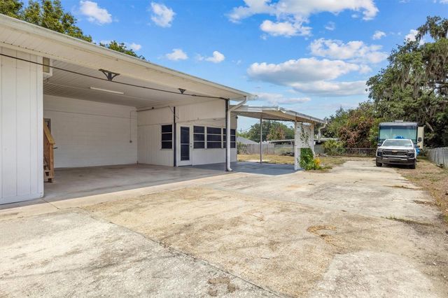207 S PERRY AVENUE, Fort Meade, FL 33841