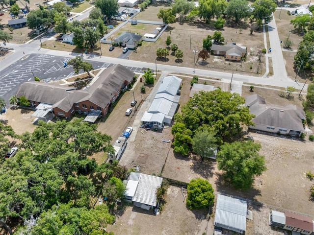 207 S PERRY AVENUE, Fort Meade, FL 33841
