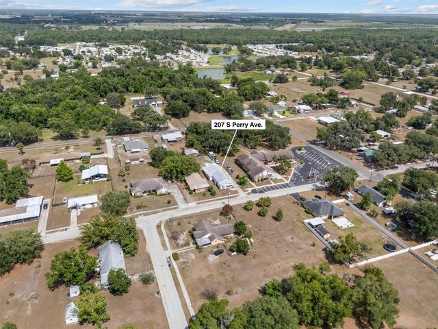 207 S PERRY AVENUE, Fort Meade, FL 33841
