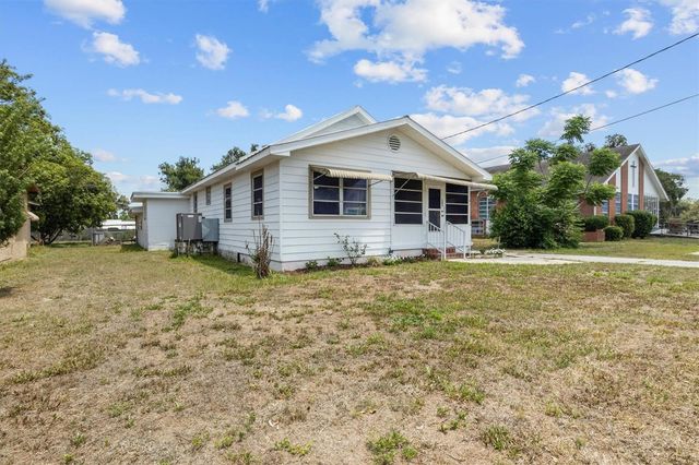 207 S PERRY AVENUE, Fort Meade, FL 33841