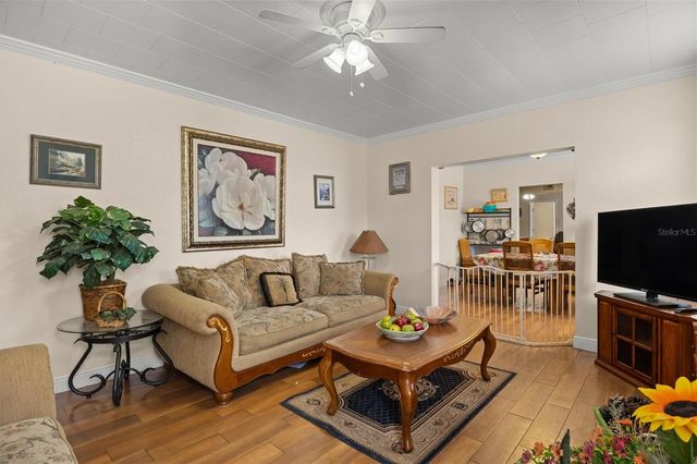 207 S PERRY AVENUE, Fort Meade, FL 33841