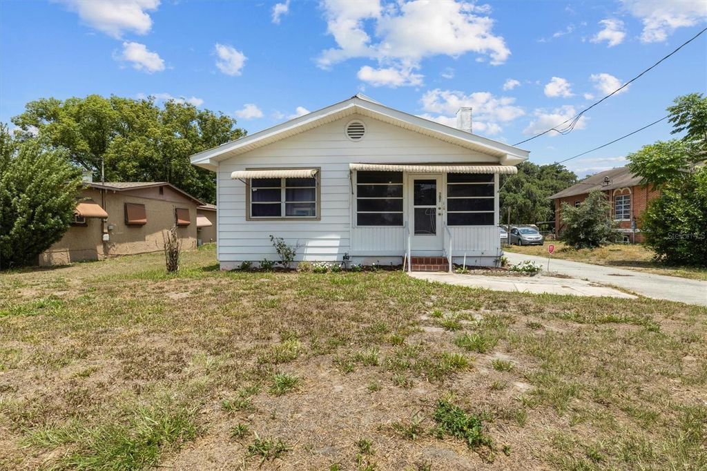 207 S PERRY AVENUE, Fort Meade, FL 33841