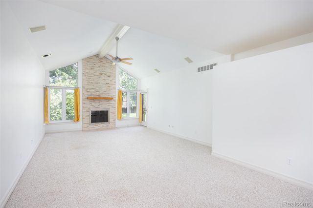 49290 Wayburn Drive, Macomb Township, MI 48042