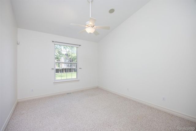 49290 Wayburn Drive, Macomb Township, MI 48042