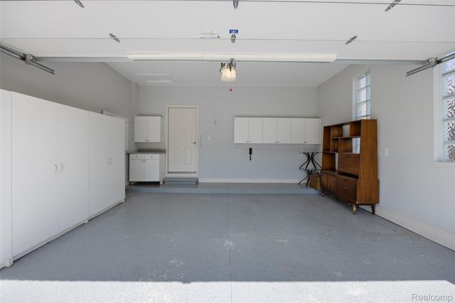 49290 Wayburn Drive, Macomb Township, MI 48042