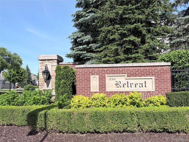 49290 Wayburn Drive, Macomb Township, MI 48042