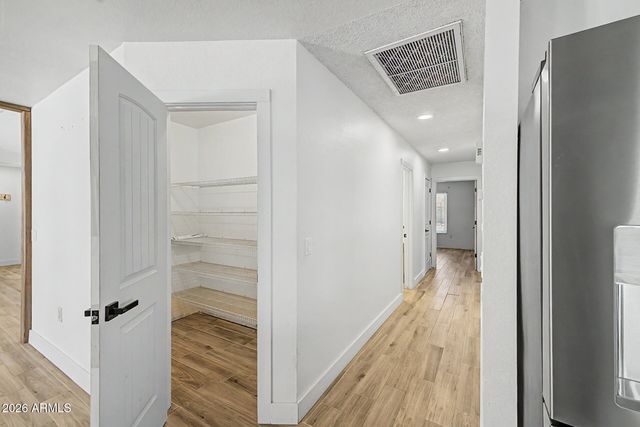 8118 E FOUNTAIN Street, Mesa, AZ 85207