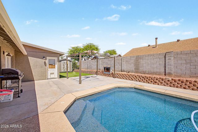 8118 E FOUNTAIN Street, Mesa, AZ 85207